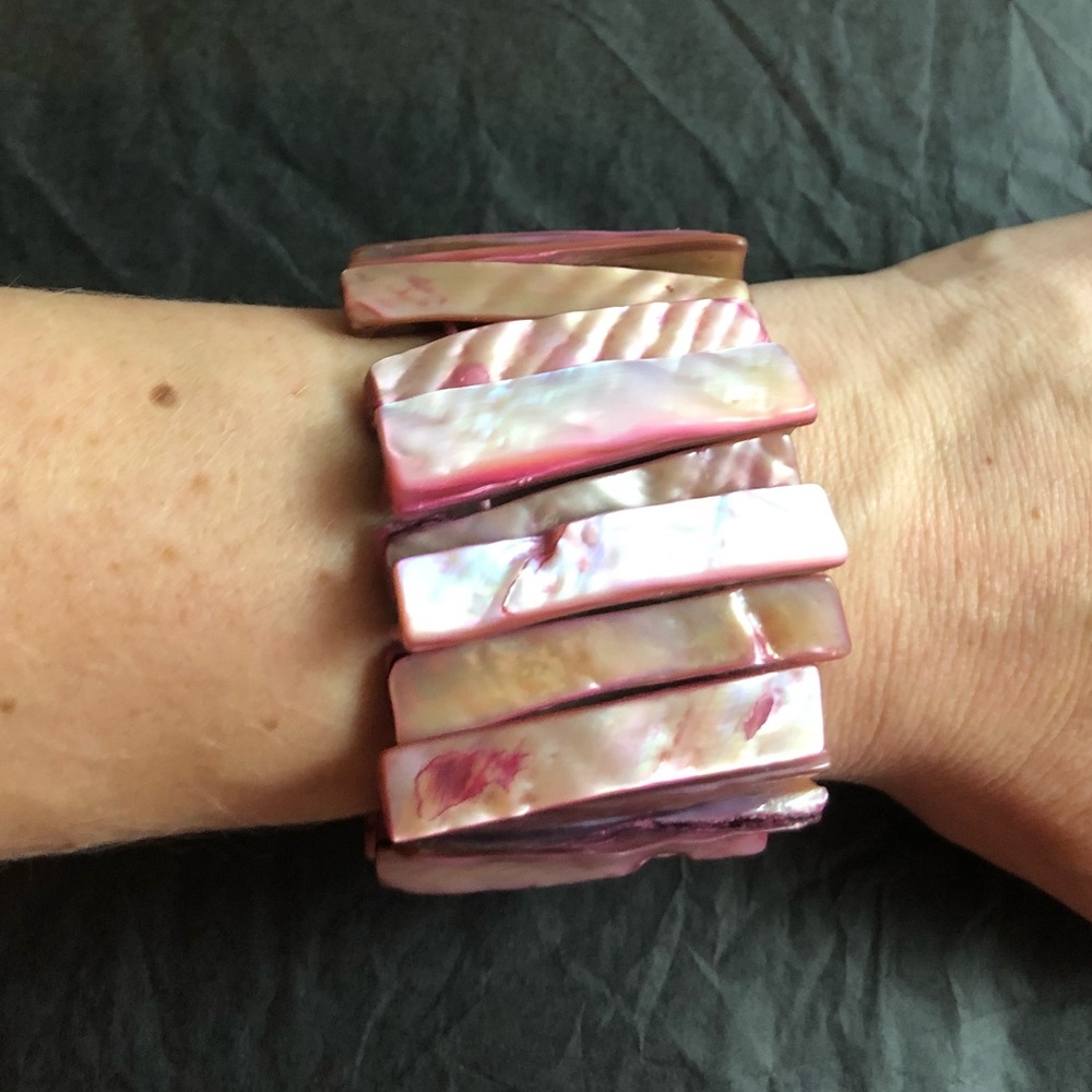 Pink Shell Stretch Bracelet Euc - image 3